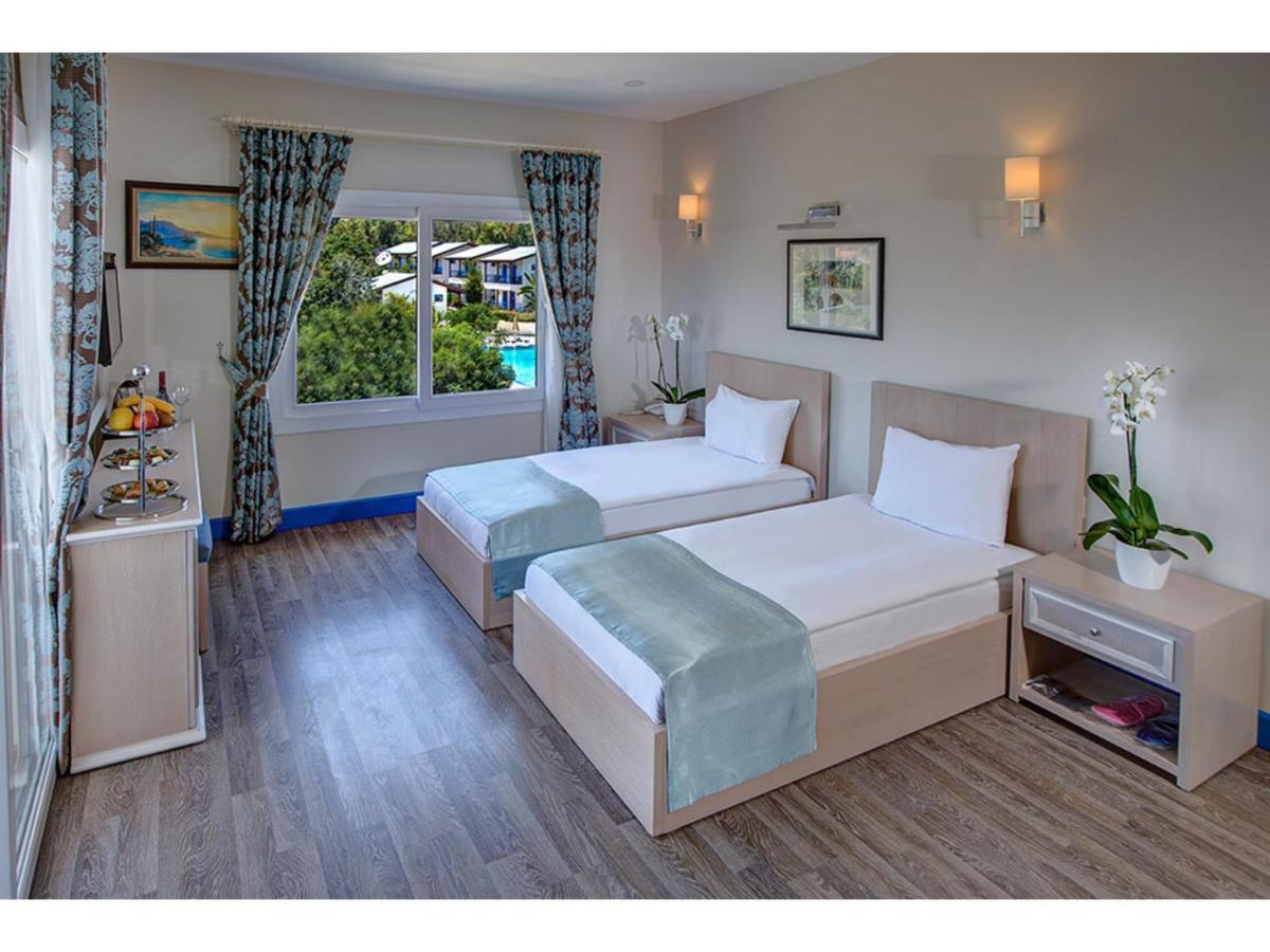 Queen Aphrodite Hotel Karpasa Exterior photo