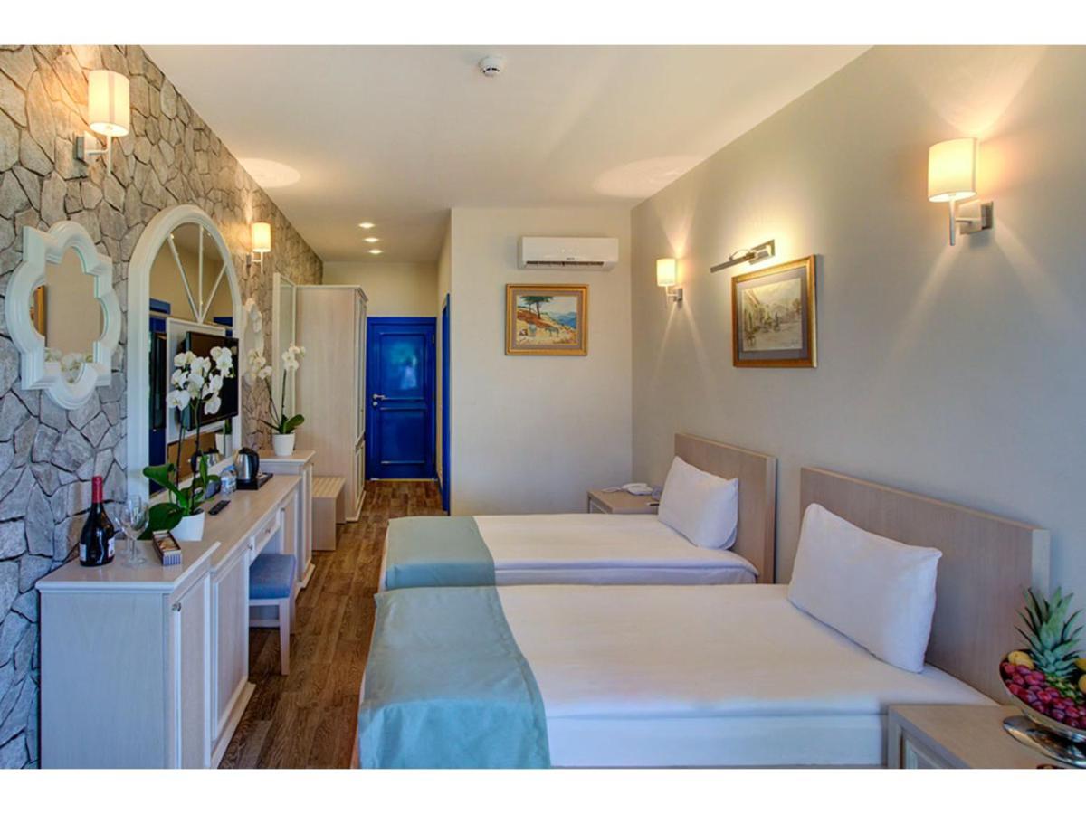 Queen Aphrodite Hotel Karpasa Exterior photo