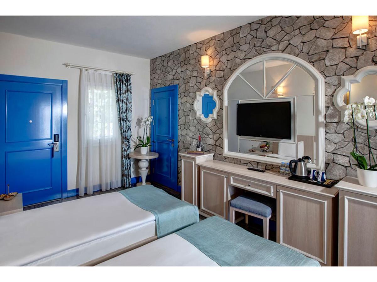 Queen Aphrodite Hotel Karpasa Exterior photo