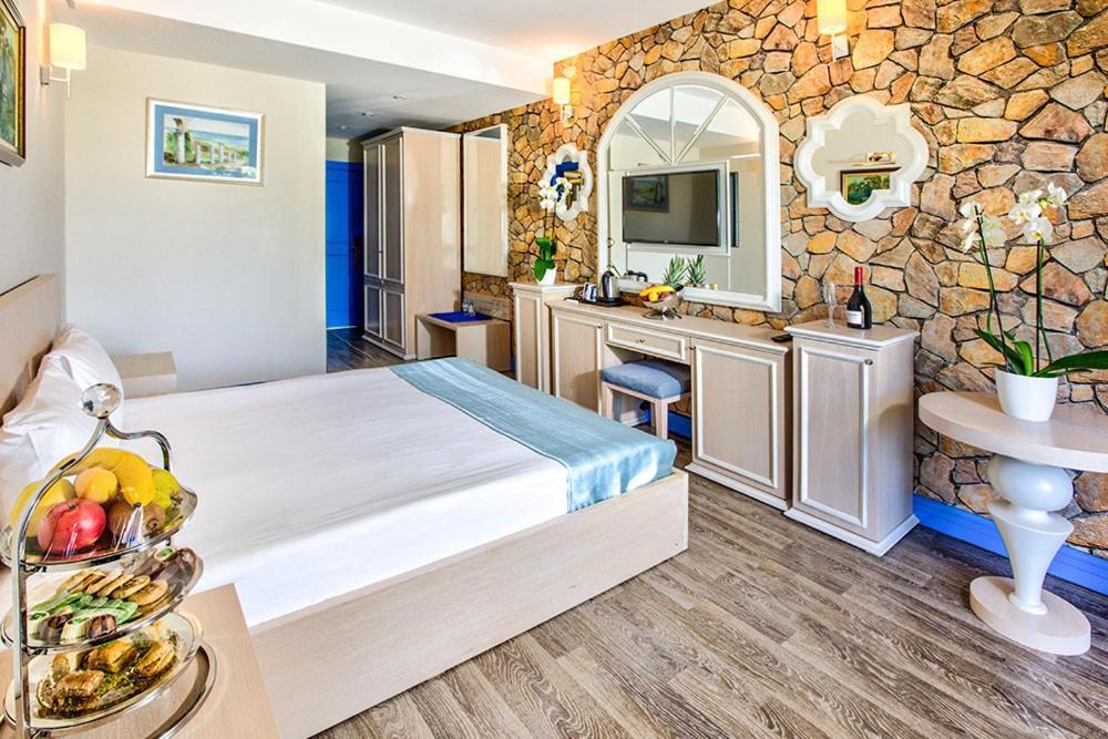 Queen Aphrodite Hotel Karpasa Exterior photo